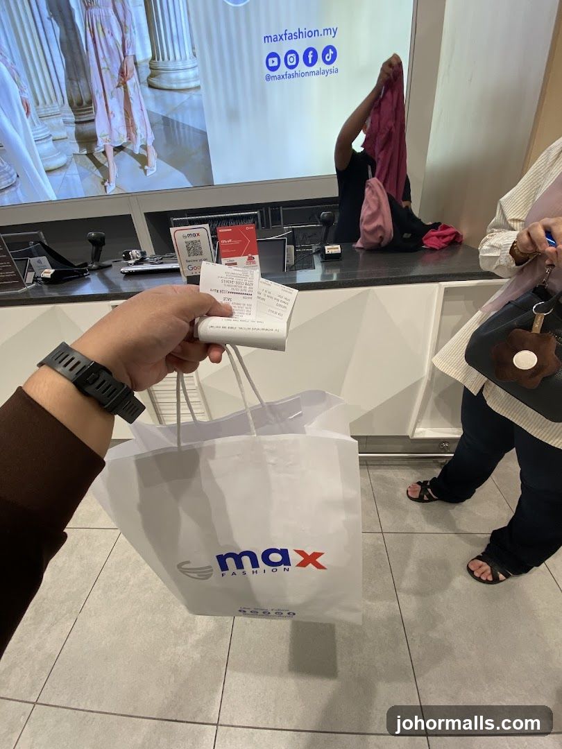Max Fashion Store Interior