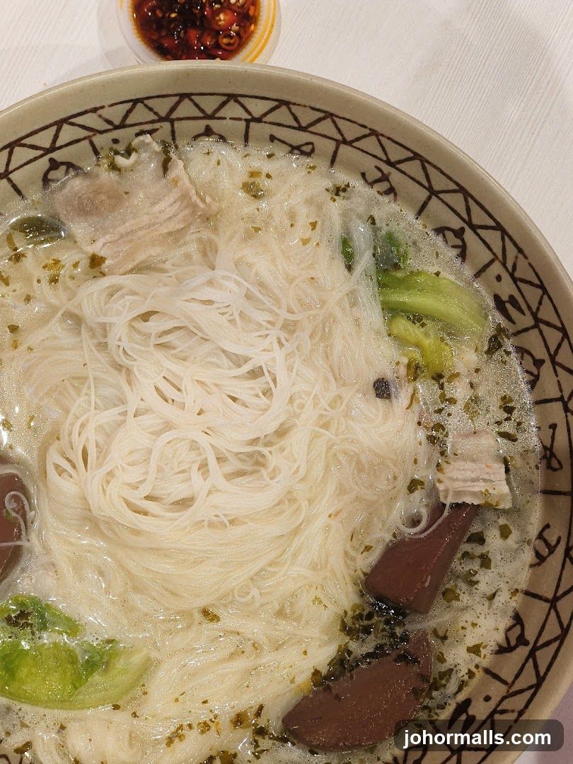 Noodle Soup with Pork and Blood Curd