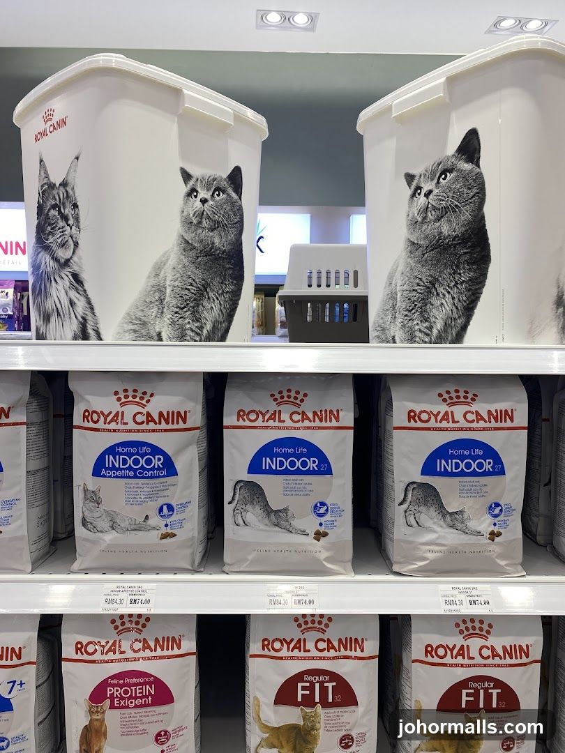Royal Canin Cat Food Display