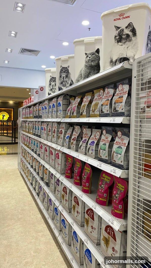 Pet Food Aisle