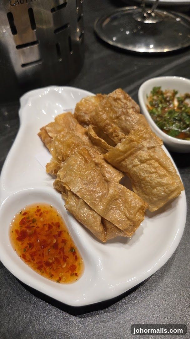 Fried Bean Curd Rolls with Dipping Sauce