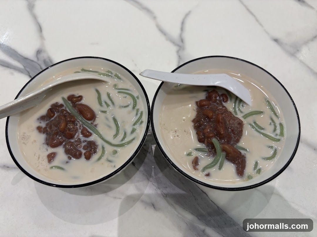 Two bowls of Cendol