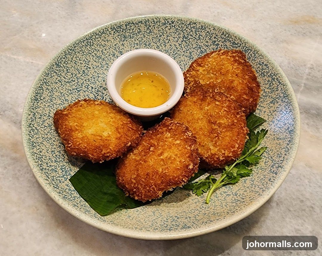 Fried Appetizers with Dipping Sauce