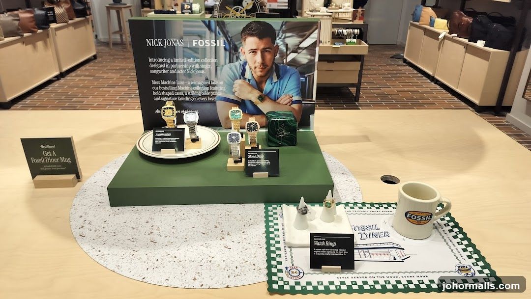 Fossil Store Display