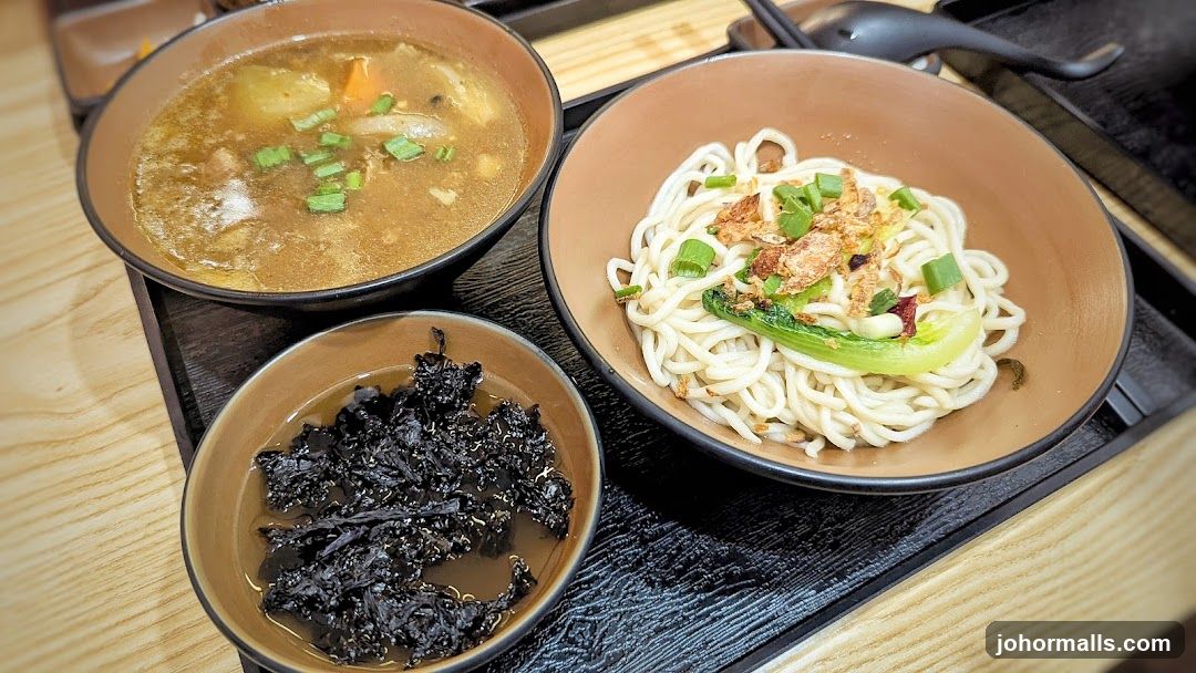 Noodle Dish with Soup and Seaweed