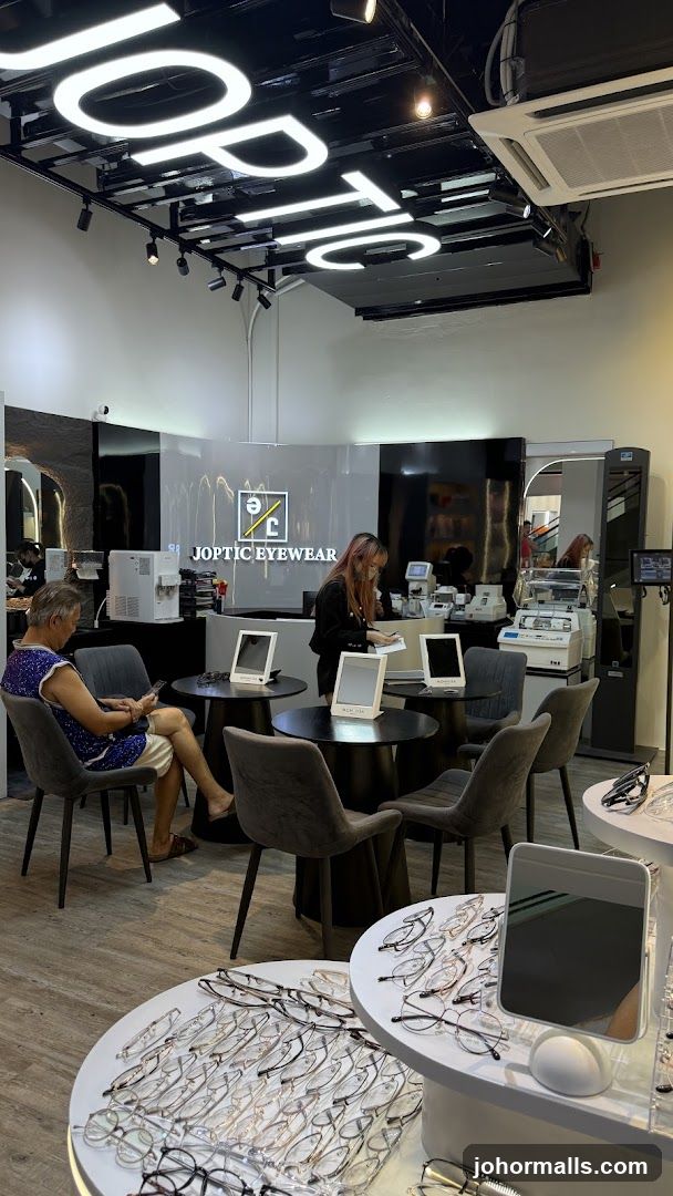JOPTIC EYEWEAR Interior