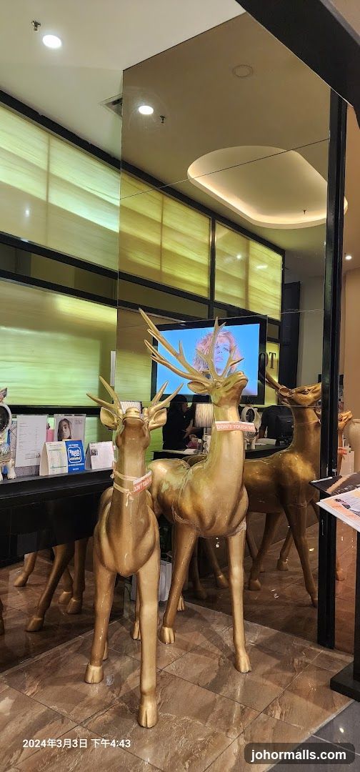Golden Deer Statues