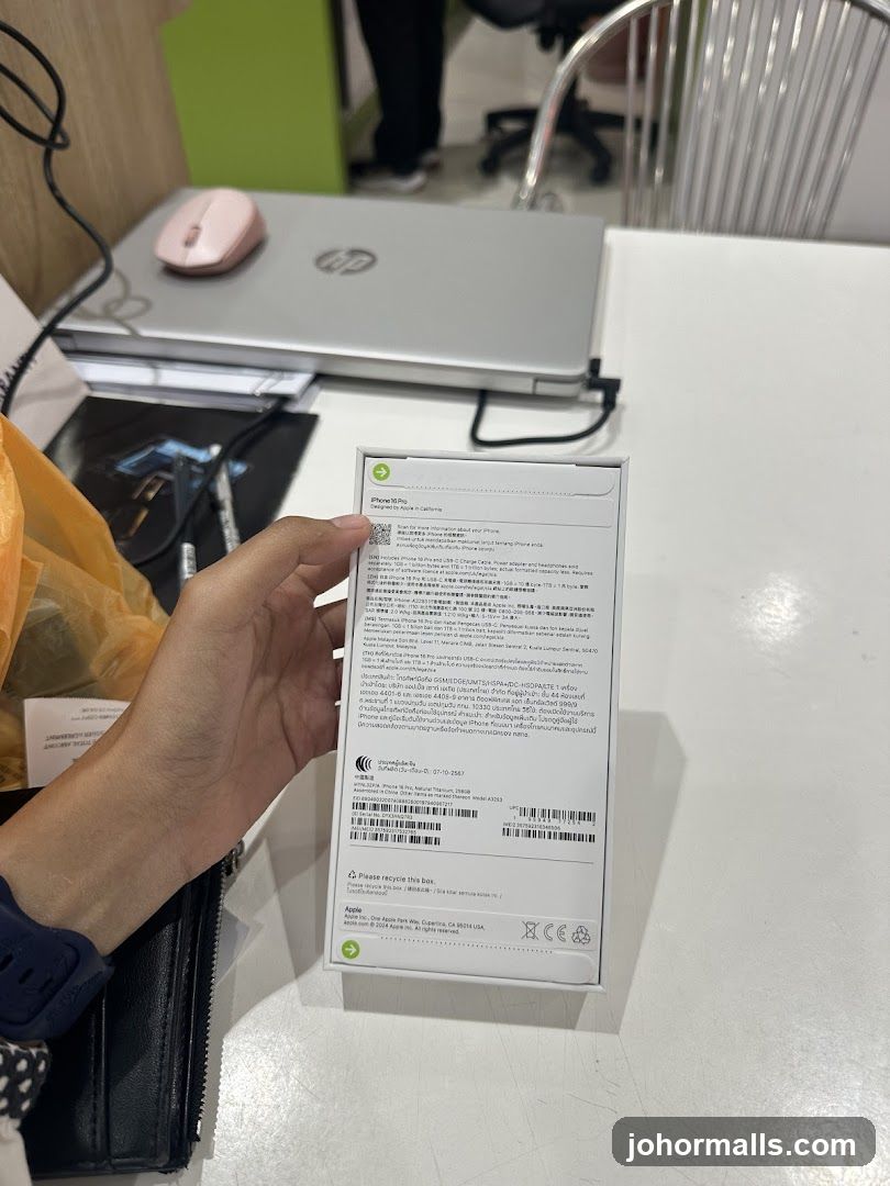 iPhone 16 Pro Box