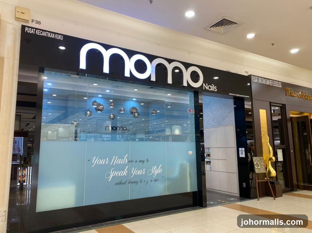 Momo Nails