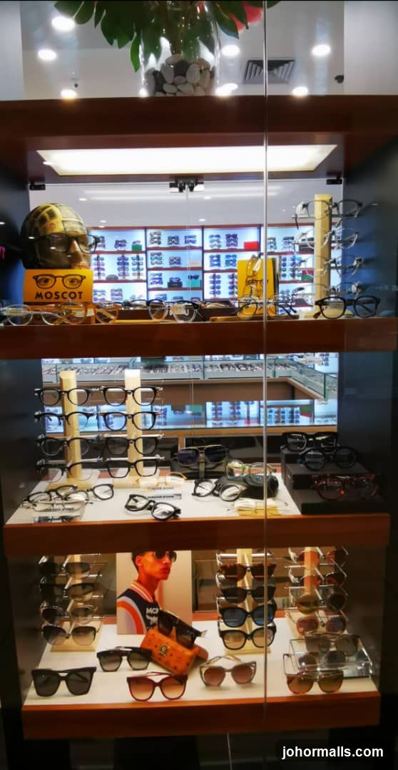 Eyewear Display