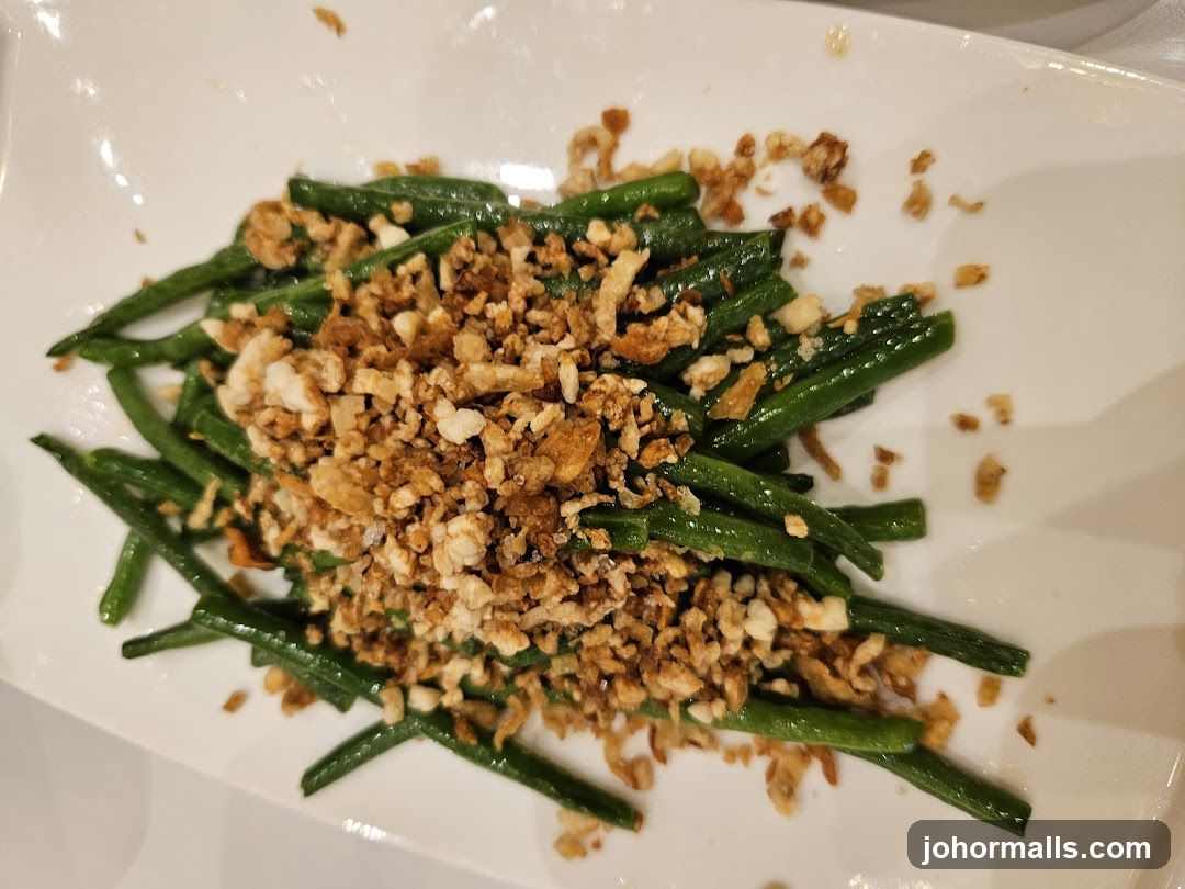 Green Beans with Crispy Toppings