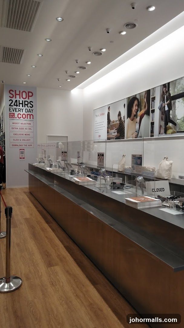 Uniqlo Store Interior