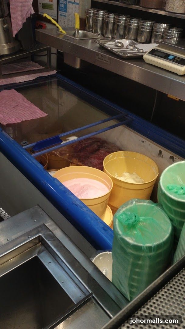 Ice Cream Display Freezer