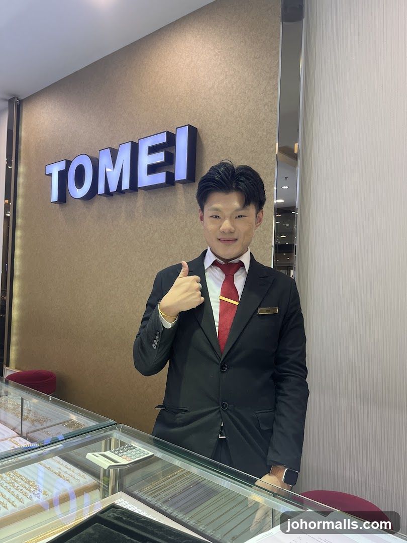 Jewelry Store Employee