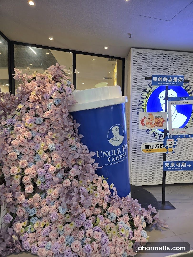 Giant Coffee Cup Decoration