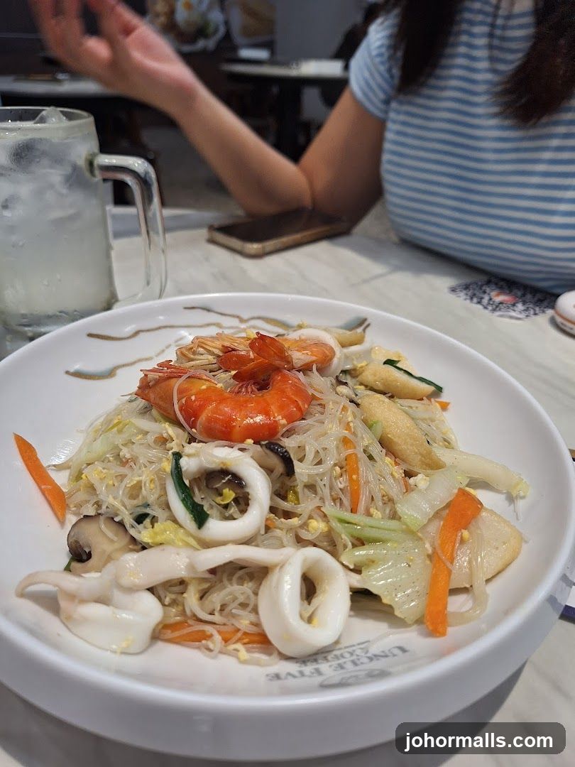 Seafood Stir-Fried Noodles