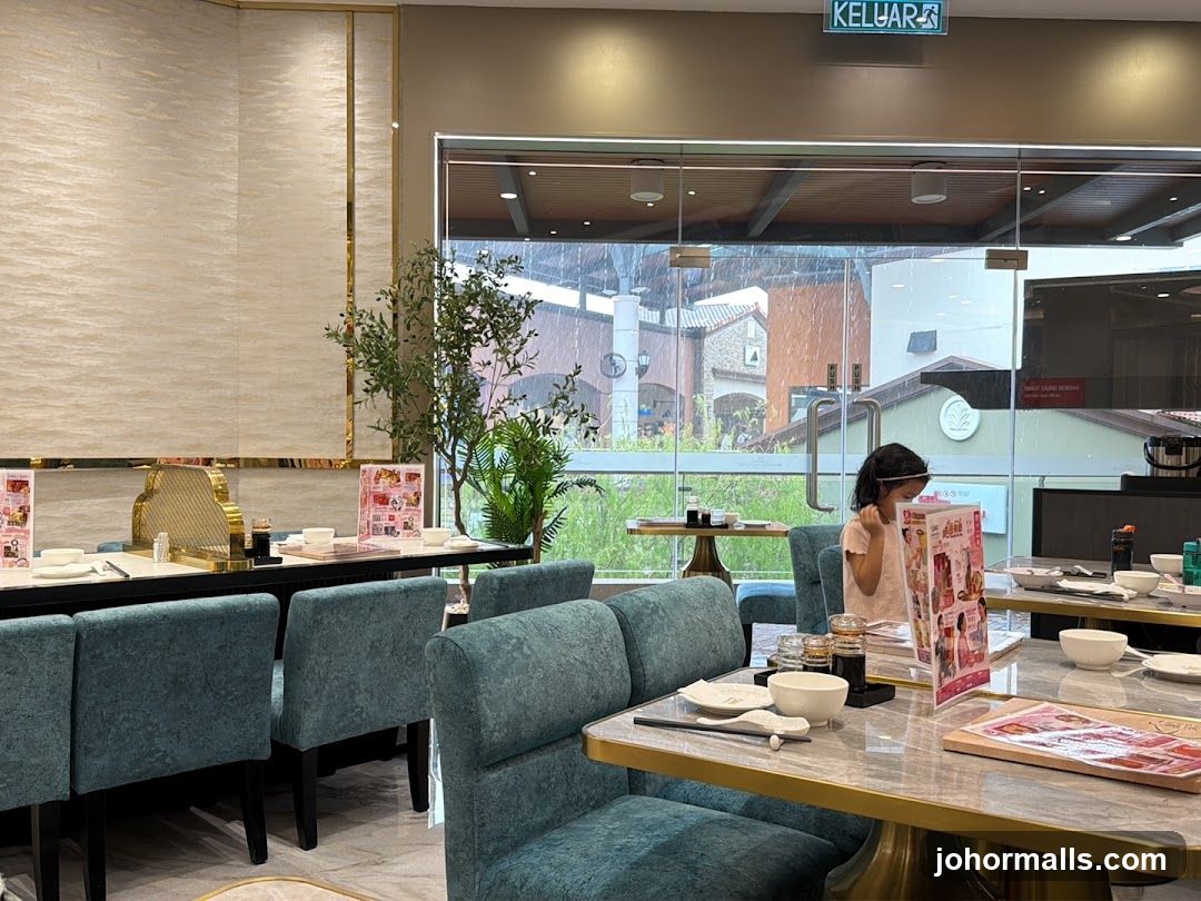 Restaurant Dining Area
