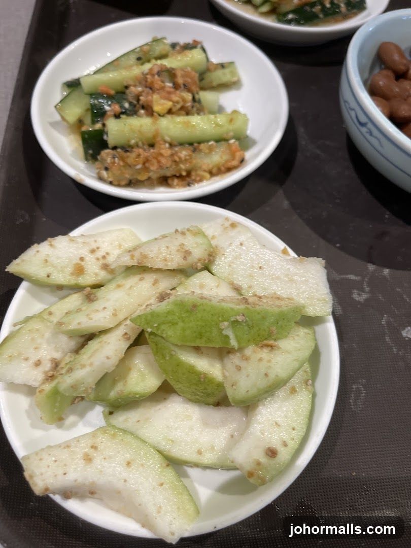 Guava Slices and Cucumber Salad