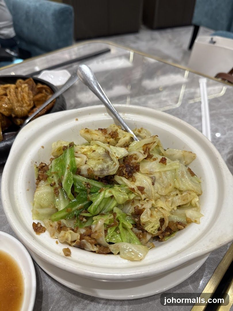 Stir-fried Cabbage with Garlic