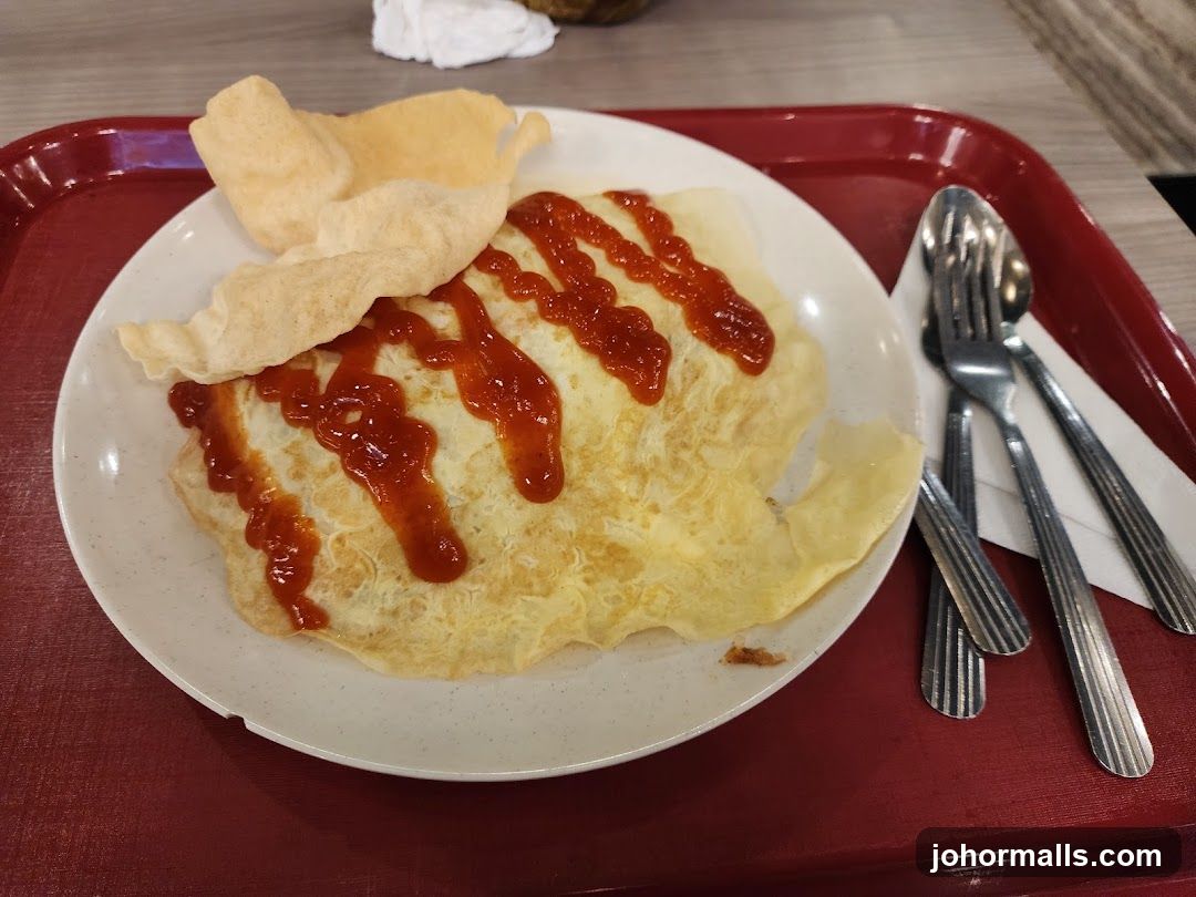 Omelette with Ketchup and Crackers