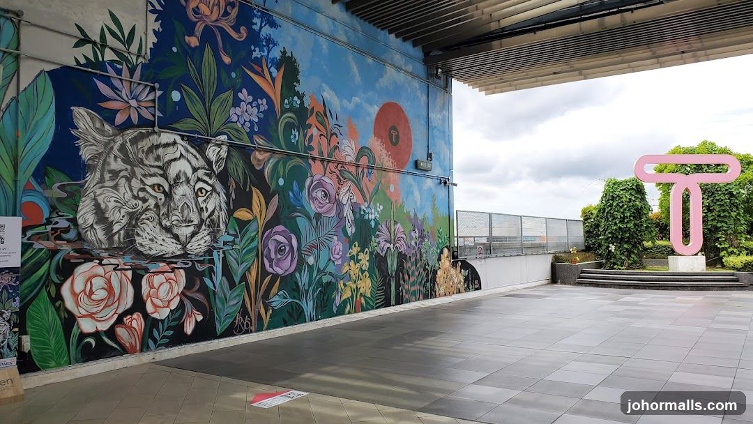 Mural and Sculpture