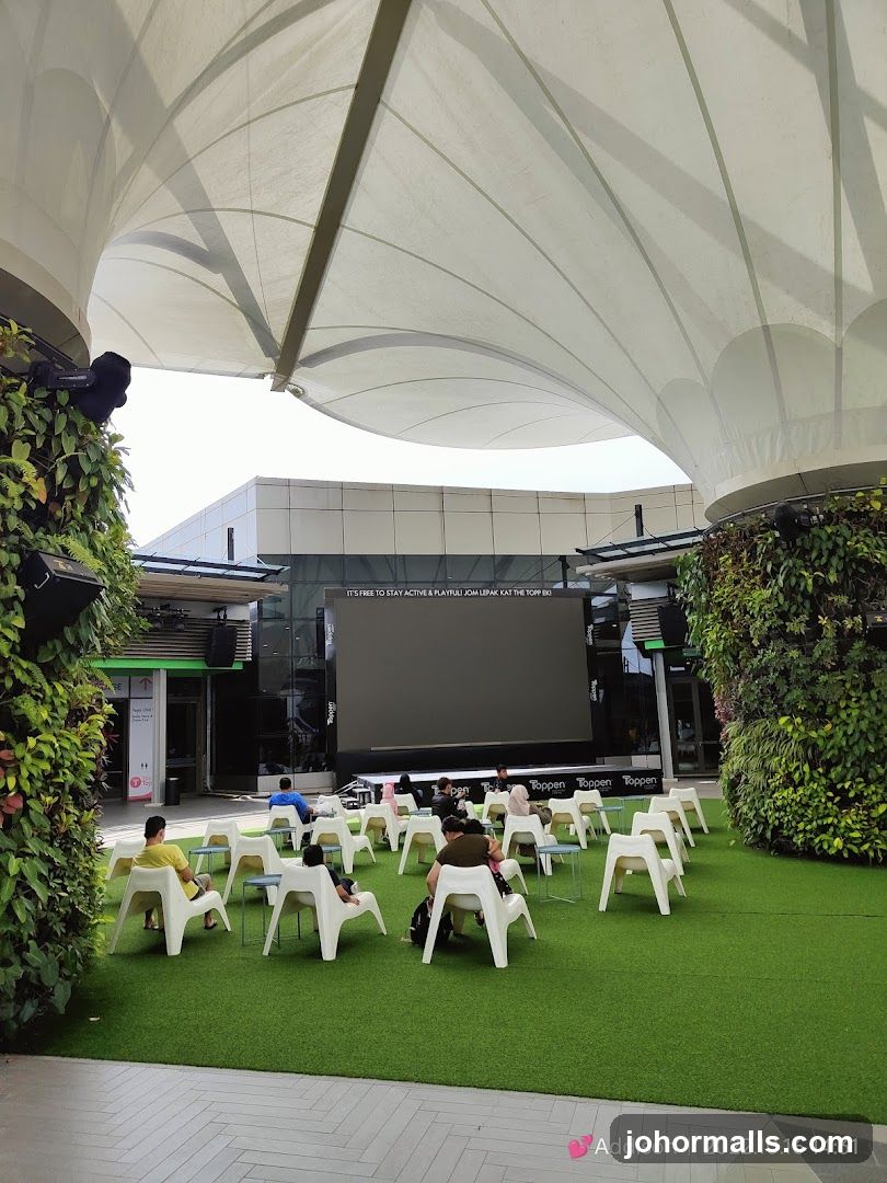 Outdoor Cinema Setup