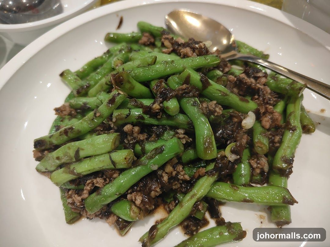Stir-fried Green Beans with Minced Meat