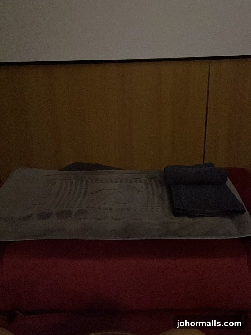Massage table with towels
