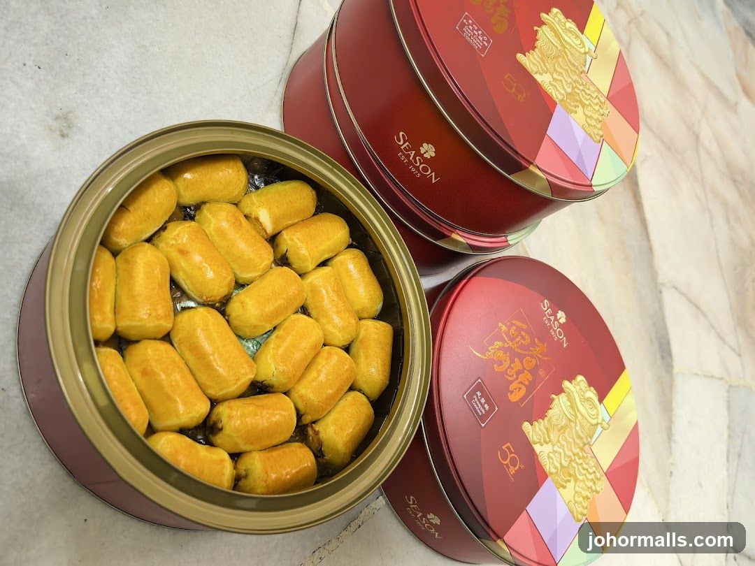 Pineapple Tarts in Tins