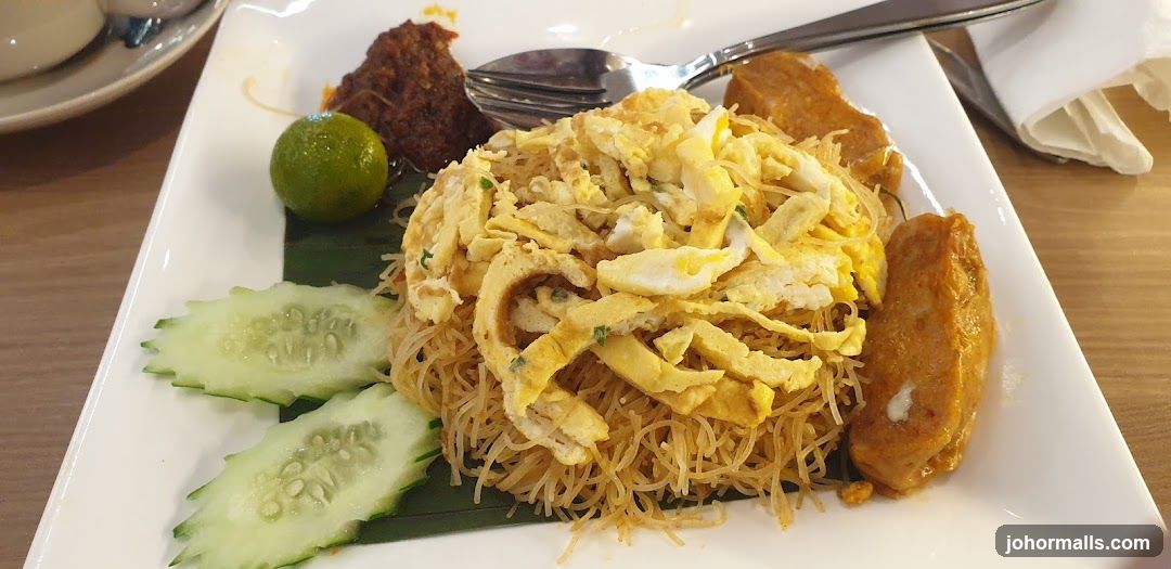 Noodles with Egg and Side Dishes