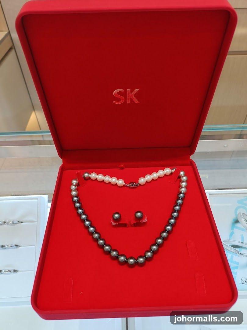 Pearl Necklace and Earrings Set