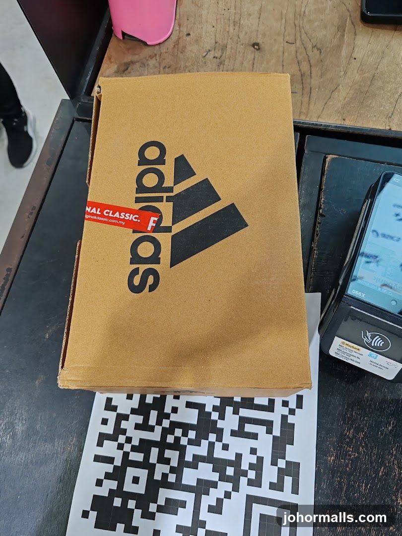 Adidas Box and Payment Terminal