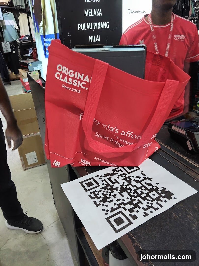 Shopping Bag and QR Code
