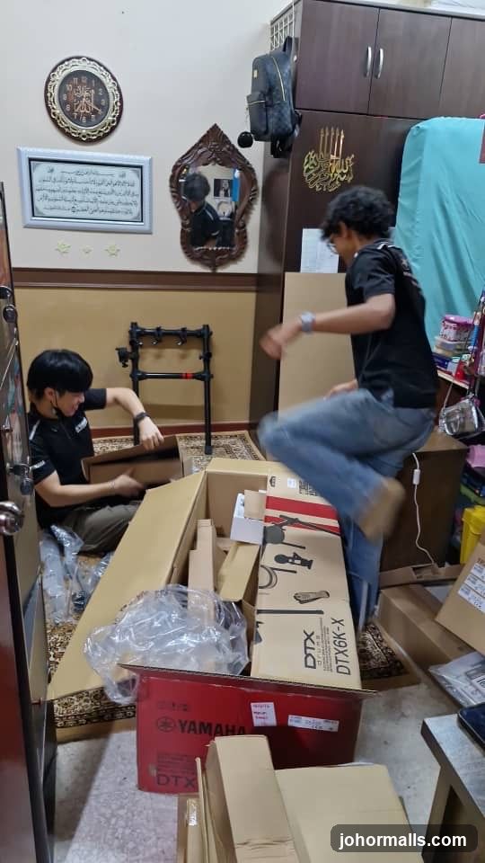 Unpacking Drum Set