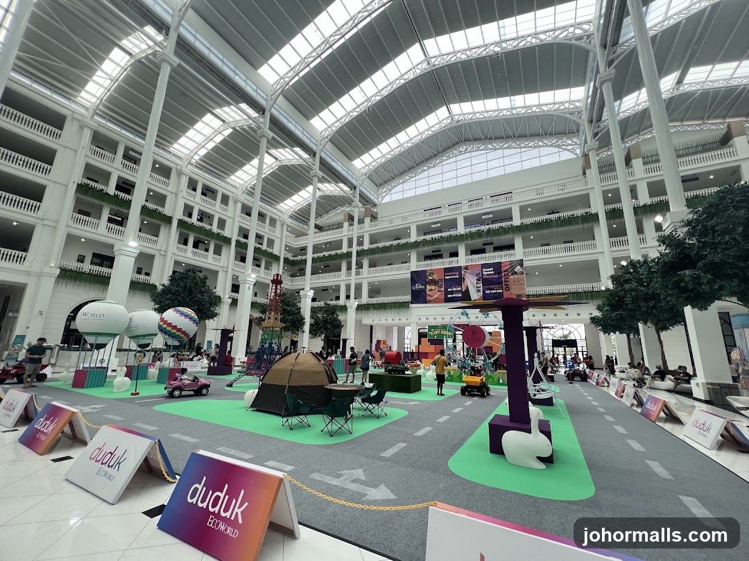 Indoor event space with play area