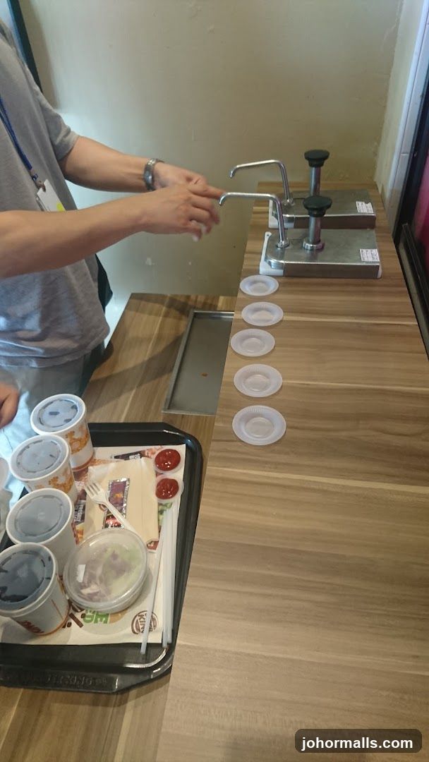 Condiment Station