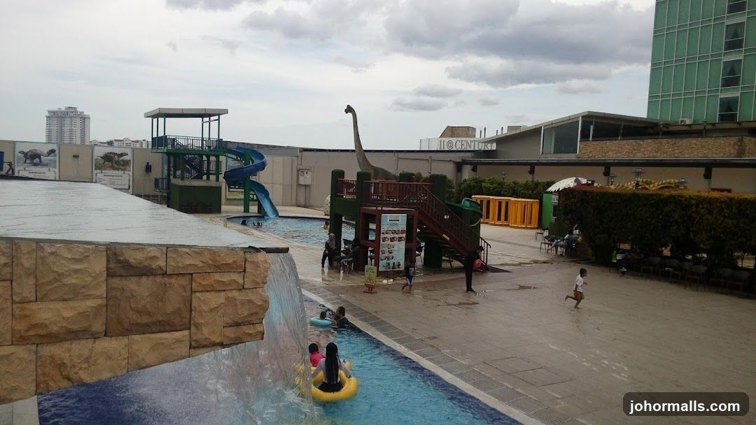 Water park with dinosaur theme