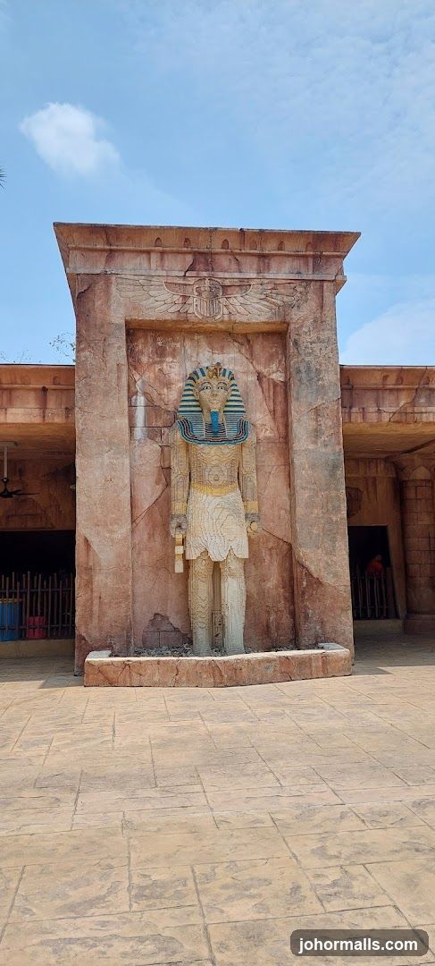 Pharaoh Statue