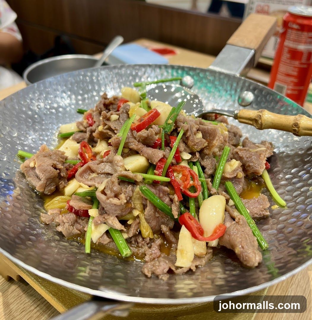 Stir-fried Beef with Chili and Garlic
