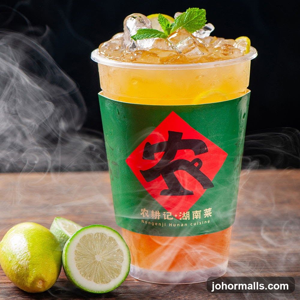 Iced Tea with Lemons