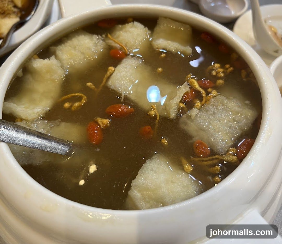 Soup with Goji Berries and Tofu