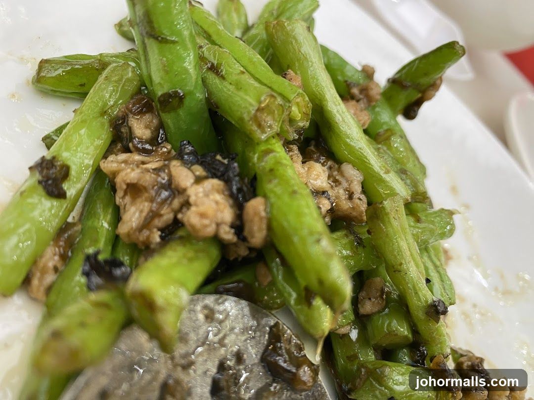 Stir-fried Green Beans with Minced Meat