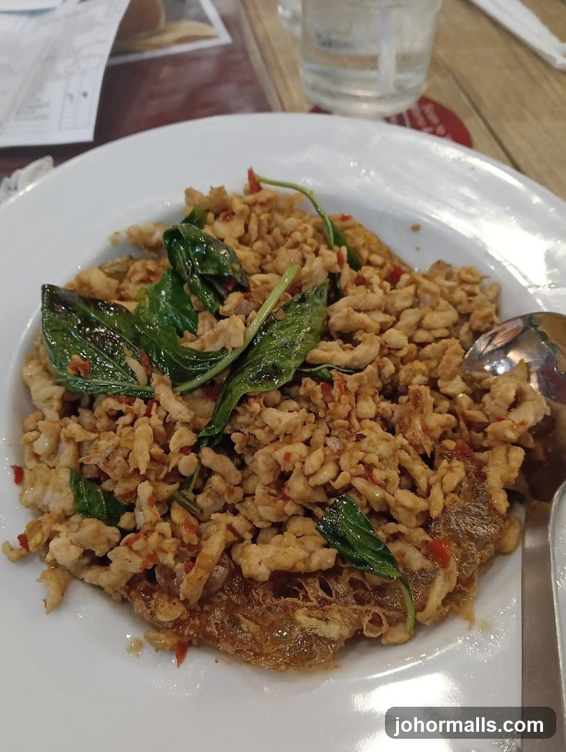 Minced Chicken with Basil