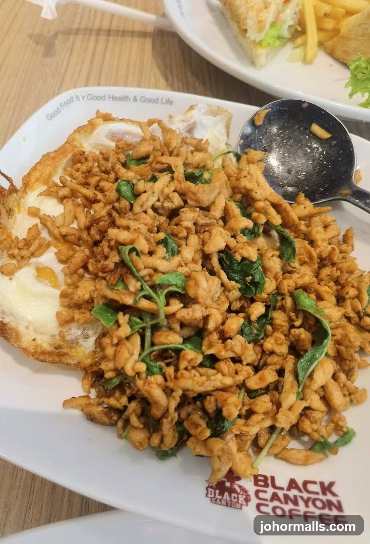 Stir-fried Chicken with Basil and Fried Egg
