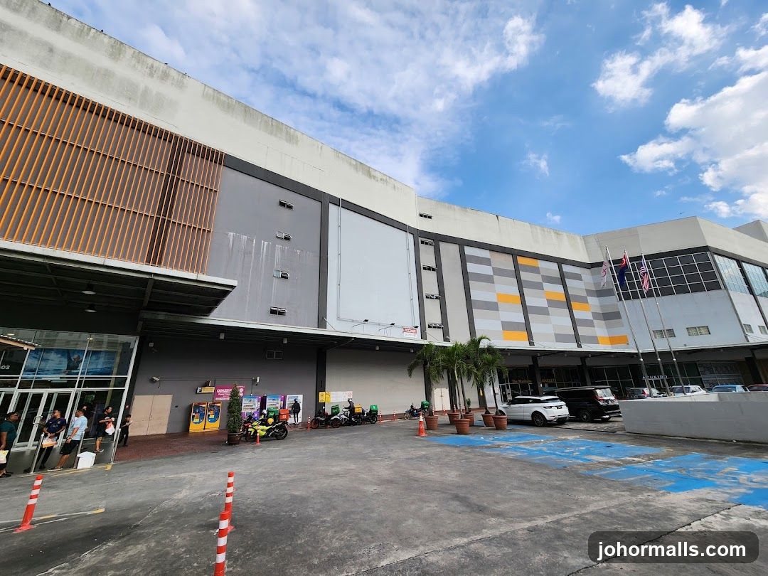Shopping Mall Entrance