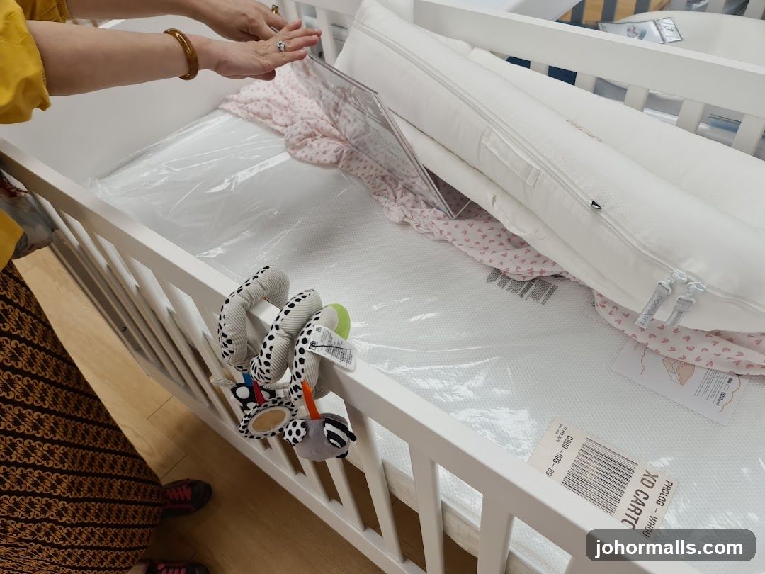 Baby Crib with Bedding and Toy