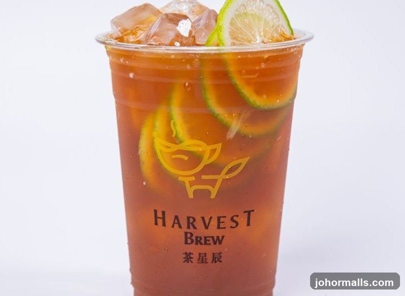 Iced Tea with Lemon Slices