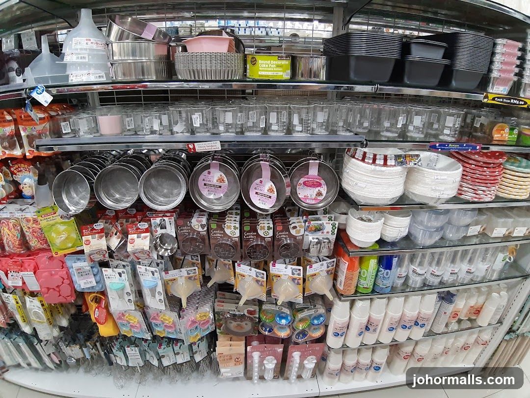 Kitchenware and Storage Items