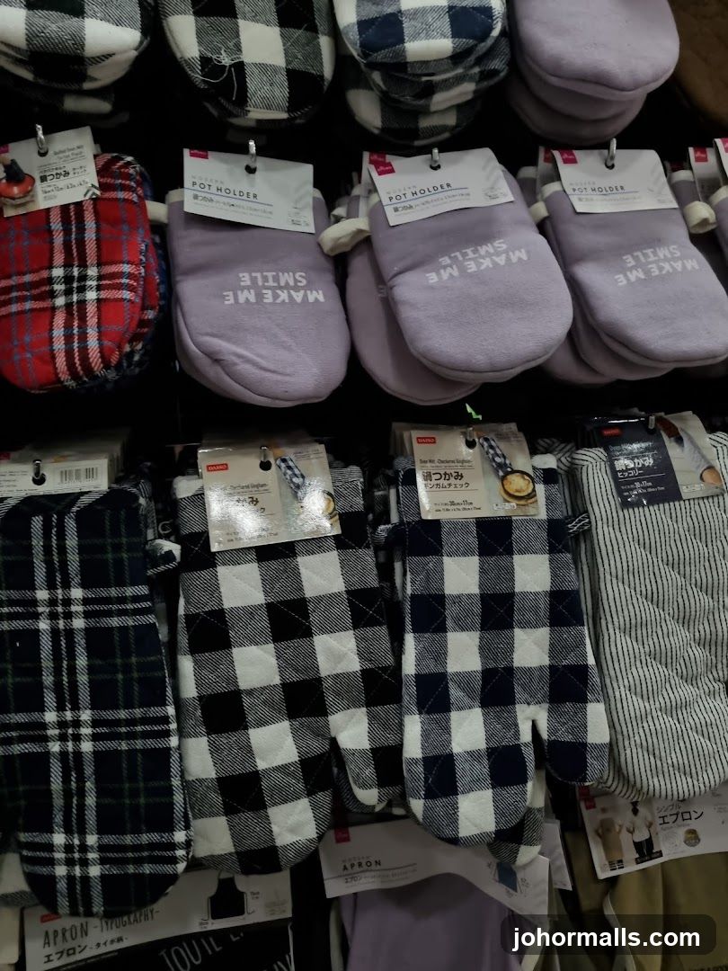 Oven Mitts and Pot Holders