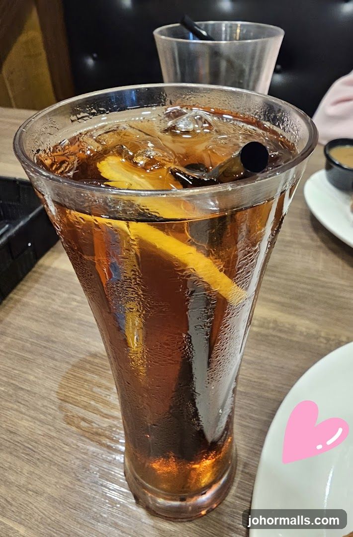 Iced Tea with Lemon
